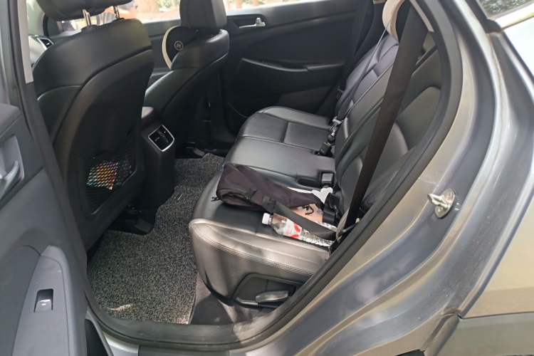 Used Hyundai Tucson 2015 1.6T Dual-Clutch Two-Wheel-Drive Smart Model Left Rear Seat