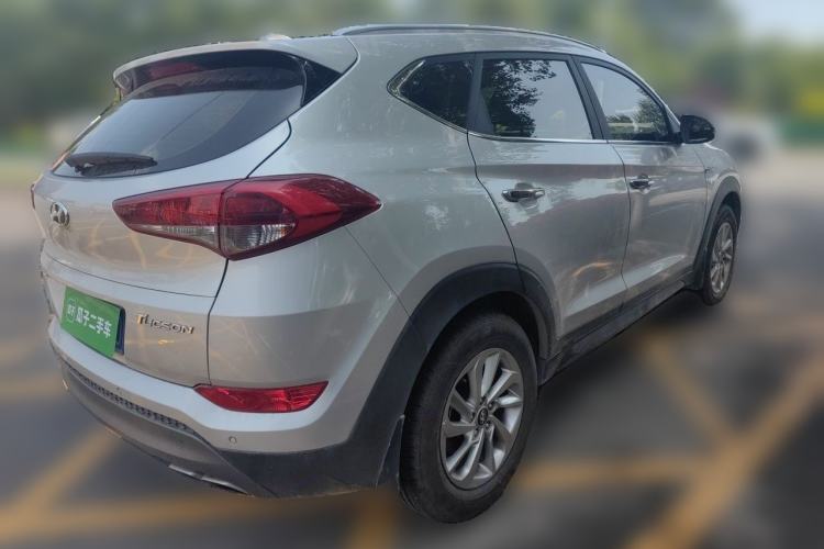 Used Hyundai Tucson 2015 1.6T Dual-Clutch Two-Wheel-Drive Smart Model Rear Right 45 Deg
