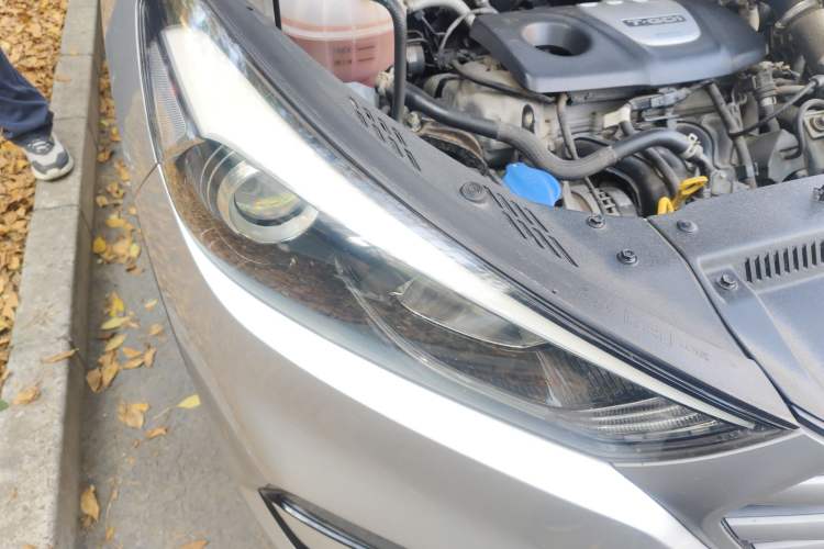 Used Hyundai Tucson 2015 1.6T Dual-Clutch Two-Wheel-Drive Smart Model Right Front Headlight