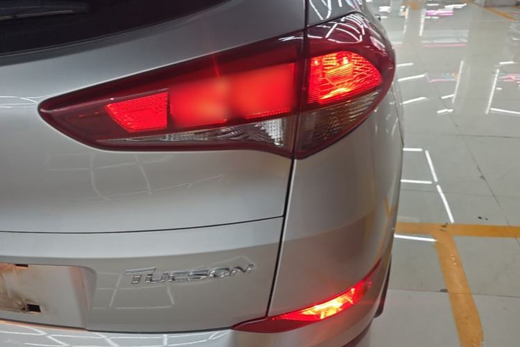 Used Hyundai Tucson 2015 1.6T Dual-Clutch Two-Wheel-Drive Smart Model Right Rear Taillight