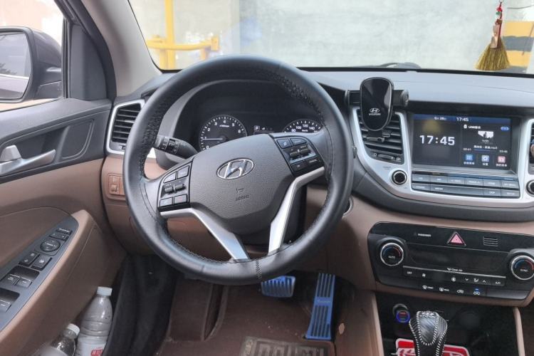 Used Hyundai Tucson 2015 1.6T Dual-Clutch Two-Wheel-Drive Leading Model Steering Wheel