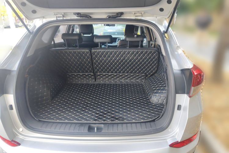 Used Hyundai Tucson 2015 1.6T Dual-Clutch Two-Wheel-Drive Smart Model Trunk