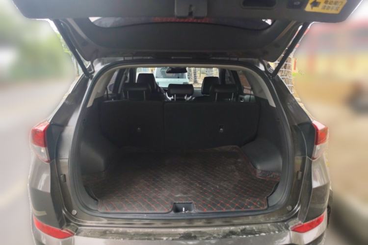 Used Hyundai Tucson 2015 1.6T Dual-Clutch Two-Wheel-Drive Leading Model Trunk