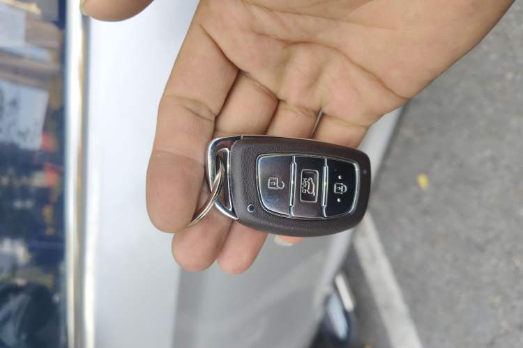 Used Hyundai Tucson 2015 1.6T Dual-Clutch Two-Wheel-Drive Smart Model Vehicle Key