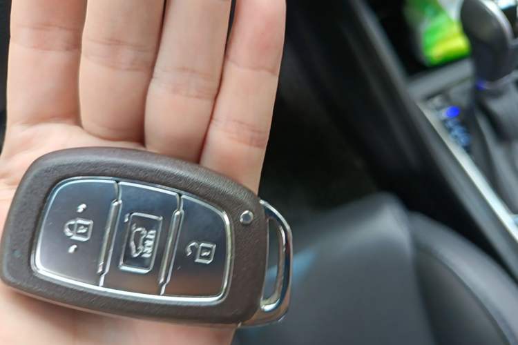 Used Hyundai Tucson 2015 1.6T Dual-Clutch Two-Wheel-Drive Smart Model Vehicle Key