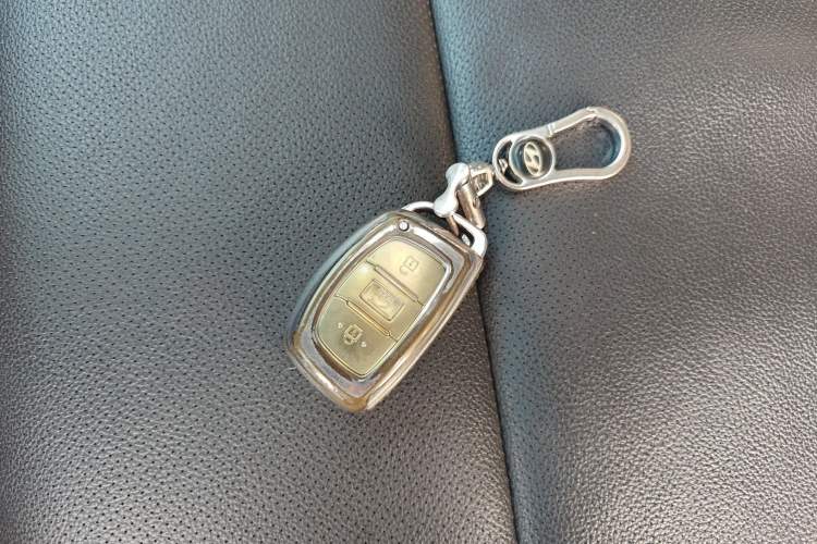 Used Hyundai Tucson 2015 1.6T Dual-Clutch Two-Wheel-Drive Smart Model Vehicle Key