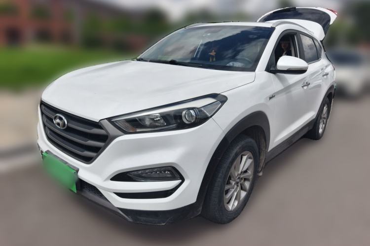 Used Hyundai Tucson 2015 1.6T Dual-Clutch Two-Wheel-Drive Smart Model Guazi used car, China used car export, Used car for sale, Used Hyundai cars, Cheapest cars for sale