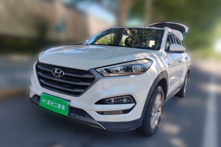 Used Hyundai Tucson 2015 1.6T Dual-Clutch Two-Wheel-Drive Smart Model Guazi used car, China used car export, Used car for sale, Used cars, Cheapest cars for sale
