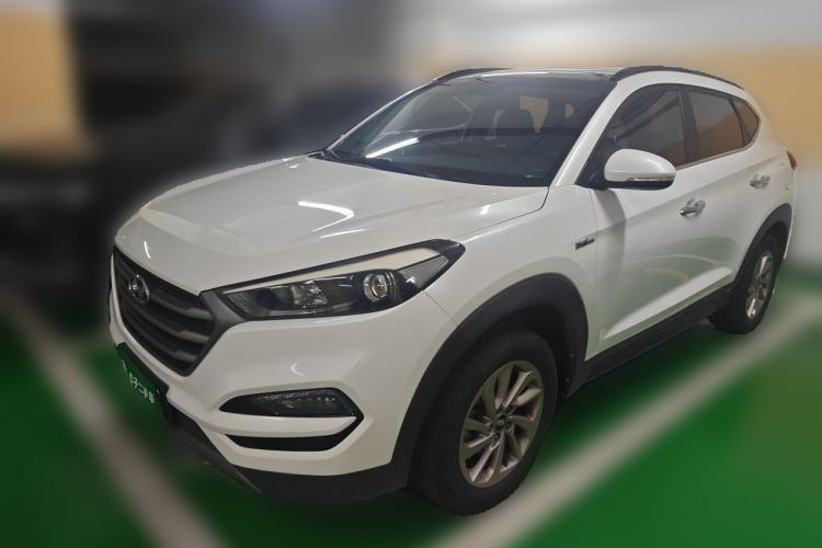 Used Hyundai Tucson 2015 1.6T Dual-Clutch Two-Wheel-Drive Smart Model Guazi used car, China used car export, Used car for sale, Used Hyundai cars, Cheapest cars for sale