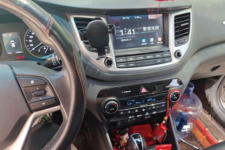 Used Hyundai Tucson 2015 1.6T Dual-Clutch Two-Wheel-Drive Smart Model Audio And AC Panel
