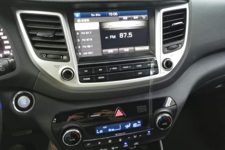 Used Hyundai Tucson 2015 1.6T Dual-Clutch Two-Wheel-Drive Smart Model Audio And AC Panel