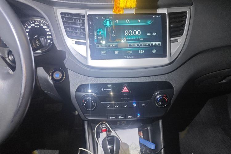 Used Hyundai Tucson 2015 2.0L Automatic Two-Wheel Drive Smart Version Audio And AC Panel