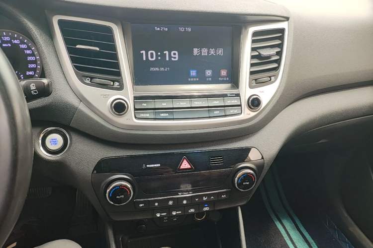 Used Hyundai Tucson 2015 1.6T Dual-Clutch Two-Wheel-Drive Smart Model Audio And AC Panel