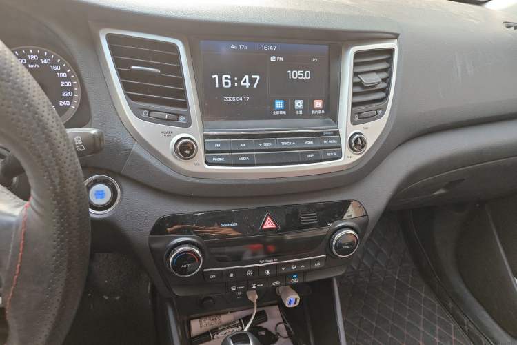 Used Hyundai Tucson 2015 1.6T Dual-Clutch Two-Wheel-Drive Smart Model Audio And AC Panel