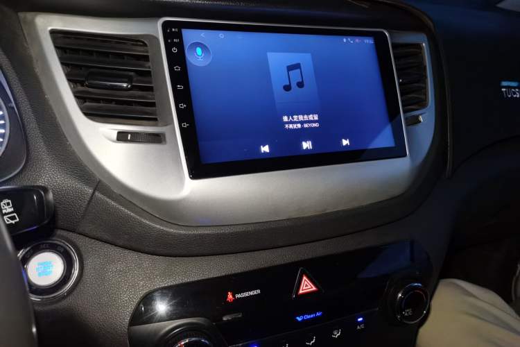 Used Hyundai Tucson 2015 2.0L Automatic Two-Wheel Drive Smart Version Audio And AC Panel