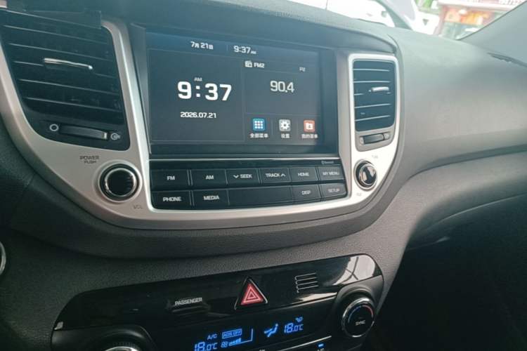 Used Hyundai Tucson 2015 1.6T Dual-Clutch Two-Wheel-Drive Smart Model Audio And AC Panel