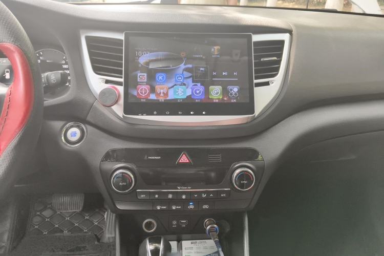 Used Hyundai Tucson 2015 1.6T Dual-Clutch Two-Wheel-Drive Smart Model Audio And AC Panel