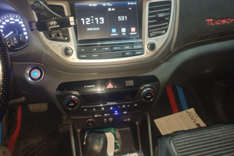 Used Hyundai Tucson 2015 1.6T Dual-Clutch Two-Wheel-Drive Smart Model Audio And AC Panel