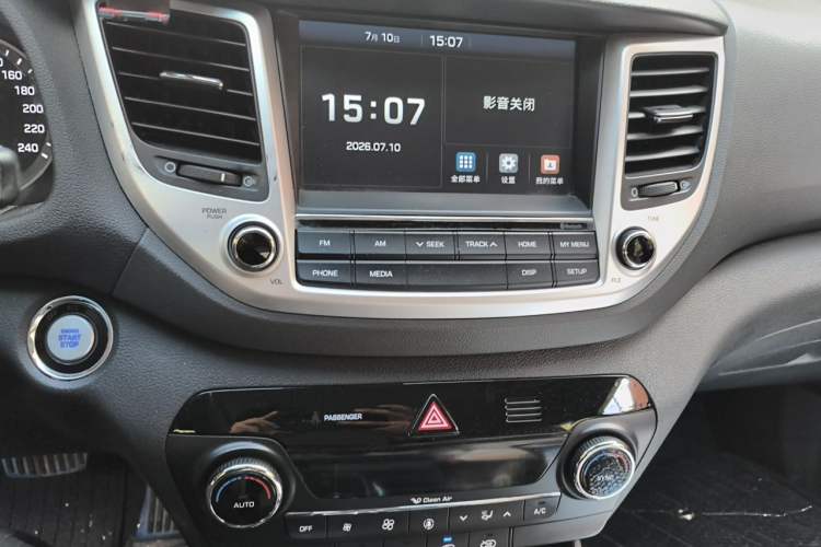 Used Hyundai Tucson 2015 1.6T Dual-Clutch Two-Wheel-Drive Smart Model Audio And AC Panel