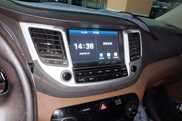 Used Hyundai Tucson 2015 1.6T Dual-Clutch Two-Wheel-Drive Smart Model Audio And AC Panel