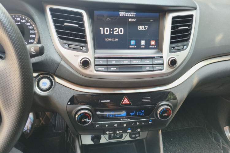 Used Hyundai Tucson 2015 1.6T Dual-Clutch Two-Wheel-Drive Smart Model Audio And AC Panel