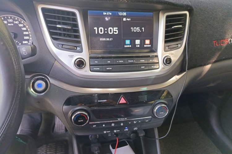 Used Hyundai Tucson 2015 1.6T Dual-Clutch Two-Wheel-Drive Smart Model Audio And AC Panel