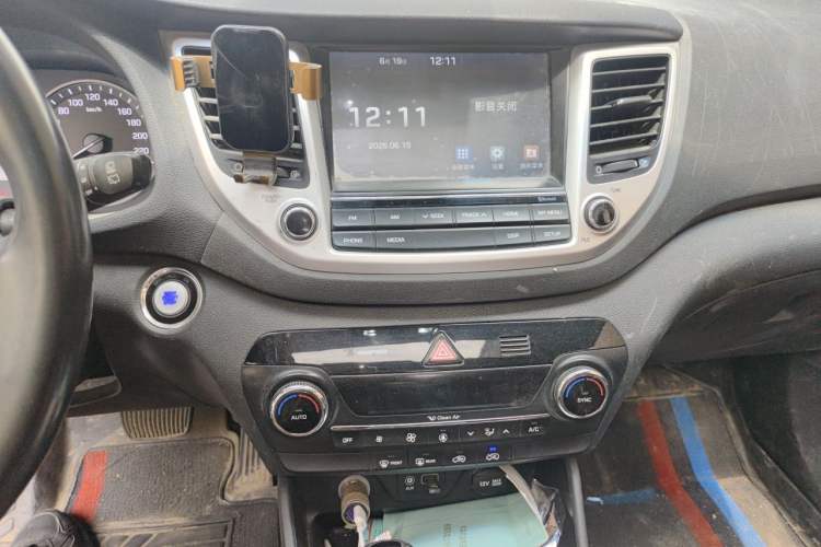 Used Hyundai Tucson 2015 1.6T Dual-Clutch Two-Wheel-Drive Smart Model Audio And AC Panel