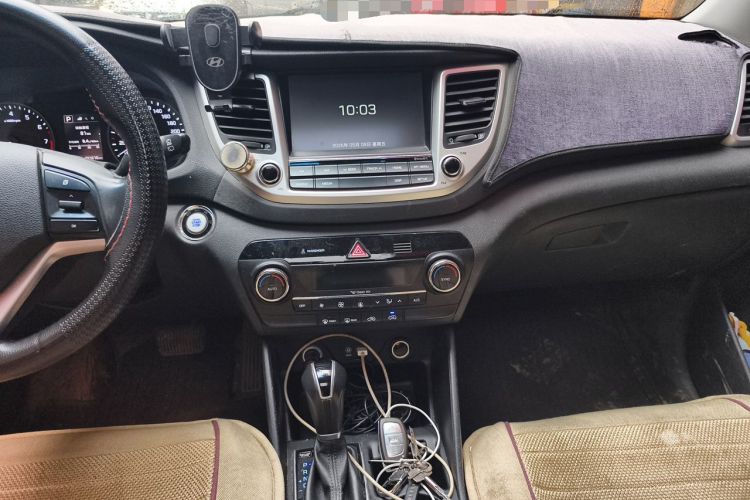 Used Hyundai Tucson 2015 1.6T Dual-Clutch Two-Wheel-Drive Smart Model Audio And AC Panel