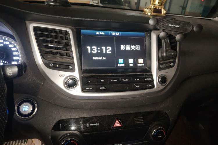 Used Hyundai Tucson 2015 1.6T Dual-Clutch Two-Wheel-Drive Smart Model Audio And AC Panel