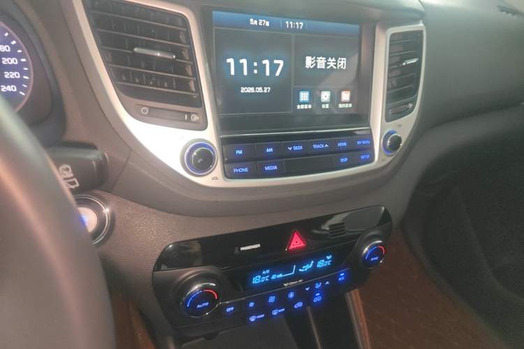 Used Hyundai Tucson 2015 1.6T Dual-Clutch Two-Wheel-Drive Smart Model Audio And AC Panel