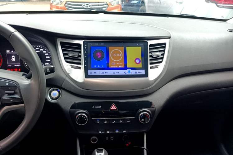 Used Hyundai Tucson 2015 2.0L Automatic Two-Wheel Drive Smart Version Audio And AC Panel
