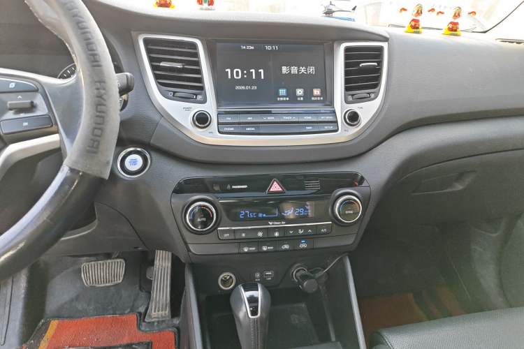 Used Hyundai Tucson 2015 1.6T Dual-Clutch Two-Wheel-Drive Smart Model Audio And AC Panel