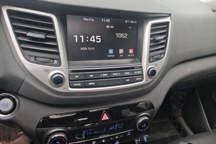 Used Hyundai Tucson 2015 1.6T Dual-Clutch Two-Wheel-Drive Smart Model Audio And AC Panel