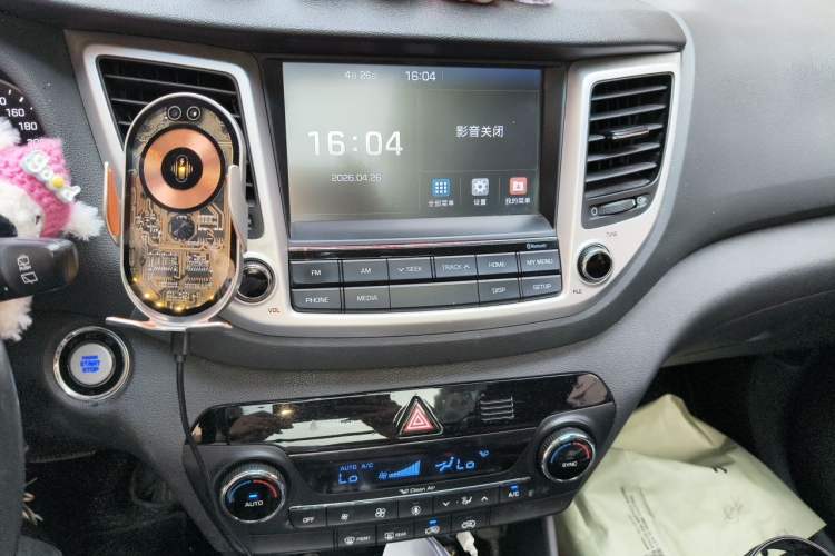 Used Hyundai Tucson 2015 1.6T Dual-Clutch Two-Wheel-Drive Smart Model Audio And AC Panel