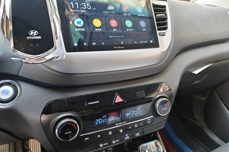 Used Hyundai Tucson 2015 1.6T Dual-Clutch Two-Wheel-Drive Smart Model Audio And AC Panel