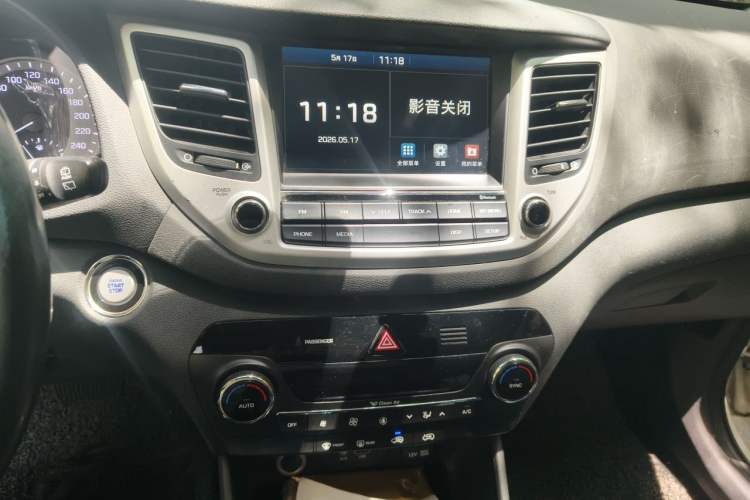 Used Hyundai Tucson 2015 1.6T Dual-Clutch Two-Wheel-Drive Smart Model Audio And AC Panel