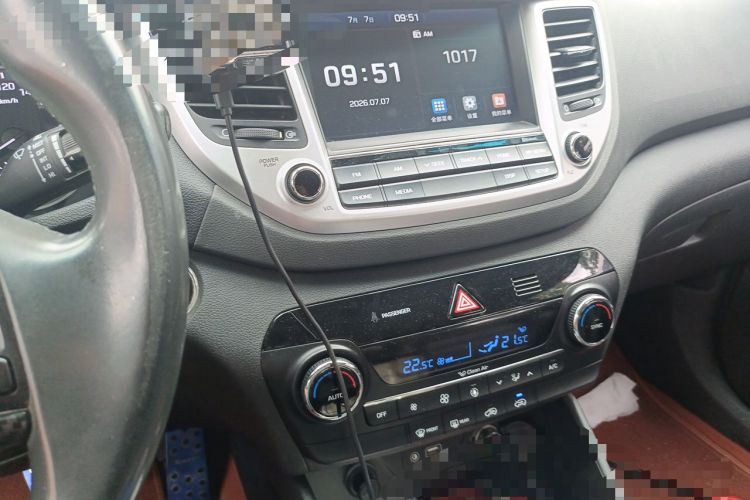Used Hyundai Tucson 2015 1.6T Dual-Clutch Two-Wheel-Drive Smart Model Audio And AC Panel