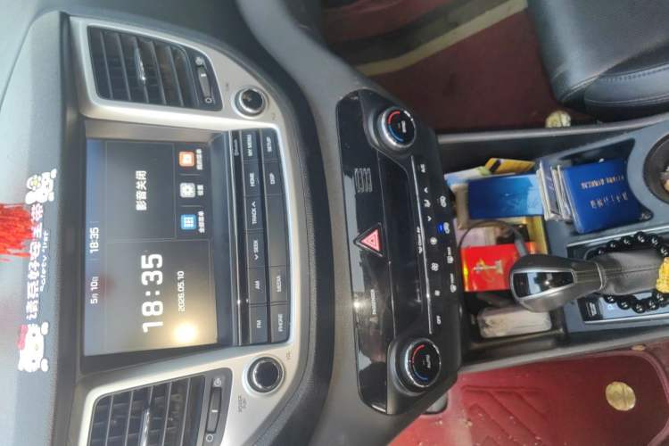 Used Hyundai Tucson 2015 1.6T Dual-Clutch Two-Wheel-Drive Smart Model Audio And AC Panel