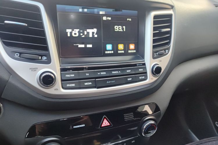 Used Hyundai Tucson 2015 1.6T Dual-Clutch All-Wheel-Drive Premium Model Audio And AC Panel
