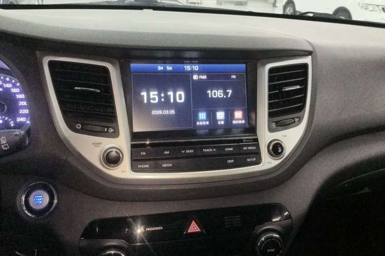 Used Hyundai Tucson 2015 1.6T Dual-Clutch Two-Wheel-Drive Smart Model Audio And AC Panel