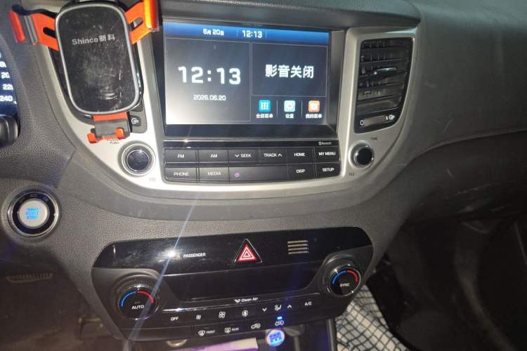 Used Hyundai Tucson 2015 1.6T Dual-Clutch Two-Wheel-Drive Smart Model Audio And AC Panel