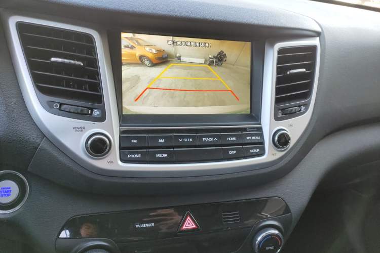 Used Hyundai Tucson 2015 1.6T Dual-Clutch Two-Wheel-Drive Smart Model Audio And AC Panel