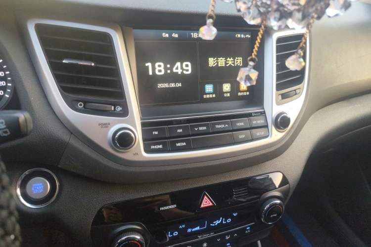 Used Hyundai Tucson 2015 1.6T Dual-Clutch Two-Wheel-Drive Smart Model Audio And AC Panel