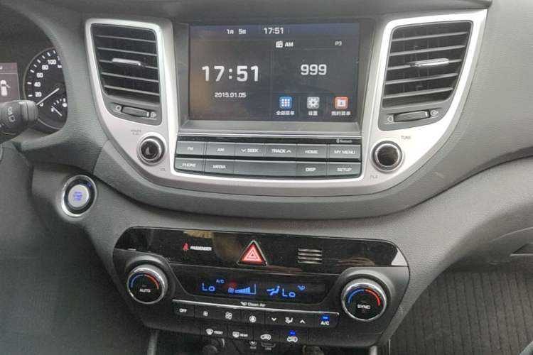 Used Hyundai Tucson 2015 1.6T Dual-Clutch Two-Wheel-Drive Smart Model Audio And AC Panel