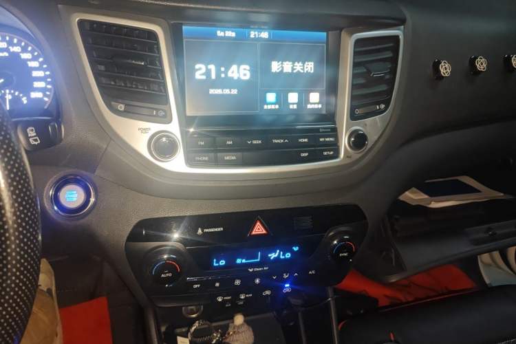 Used Hyundai Tucson 2015 1.6T Dual-Clutch Two-Wheel-Drive Smart Model Audio And AC Panel