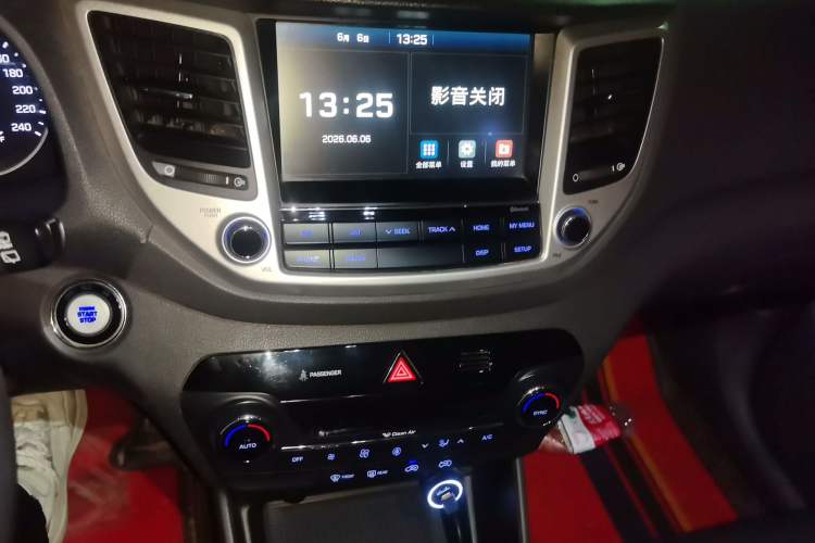 Used Hyundai Tucson 2015 1.6T Dual-Clutch Two-Wheel-Drive Smart Model Audio And AC Panel