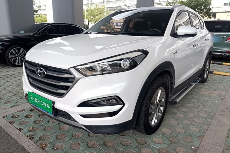Used Hyundai Tucson 2015 1.6T Dual-Clutch Two-Wheel-Drive Smart Model Guazi used car, China used car export, Used car for sale, Used cars, Cheapest cars for sale