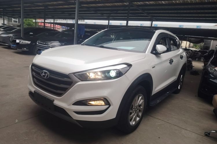 Used Hyundai Tucson 2015 1.6T Dual-Clutch Two-Wheel-Drive Smart Model Guazi used car, China used car export, Used car for sale, Used  cars, Cheapest cars for sale