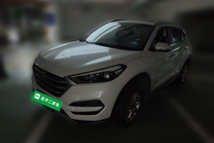 Used Hyundai Tucson 2015 1.6T Dual-Clutch Two-Wheel-Drive Smart Model Guazi used car, China used car export, Used car for sale, Used cars, Cheapest cars for sale