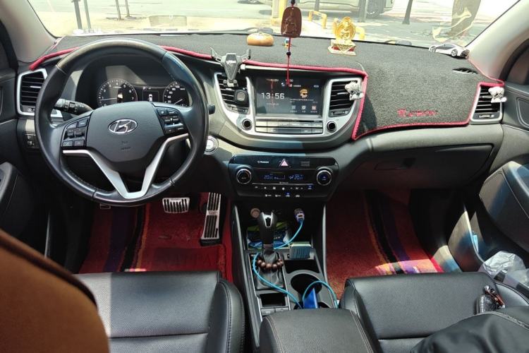 Used Hyundai Tucson 2015 1.6T Dual-Clutch Two-Wheel-Drive Leading Model Center Console